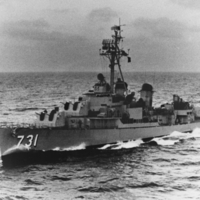 USS_Maddox_(DD-731)_underway_at_sea,_circa_the_early_1960s_(NH_97900).jpg